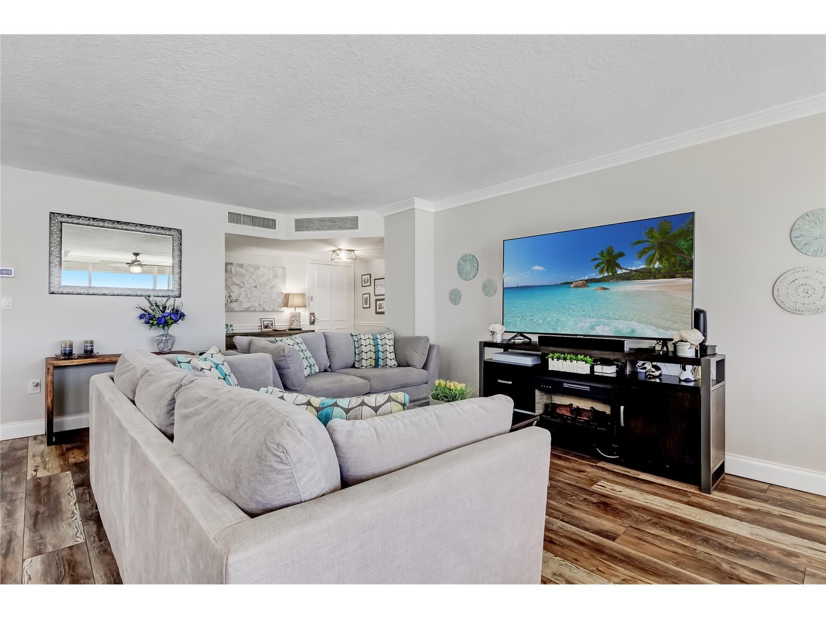 644 Island Way #101 Clearwater Beach FL 33767 - MANDALAY CHANNEL TB8461679 image8