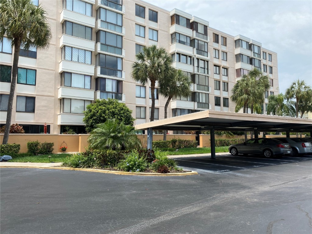 644 Island Way #106 Clearwater FL 33767 U8227021 image1