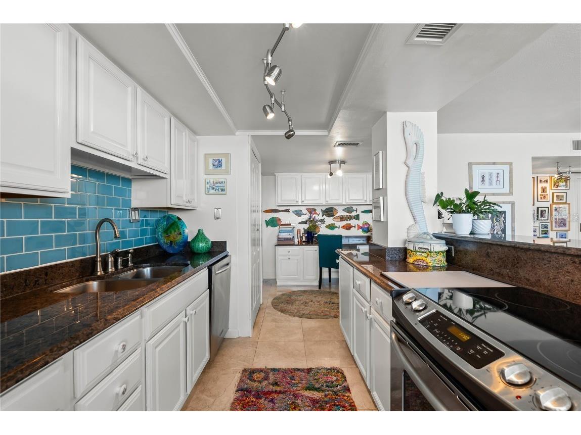 644 Island Way #304 Clearwater Beach FL 33767 - GULF OF AMERICA TB8454412 image7