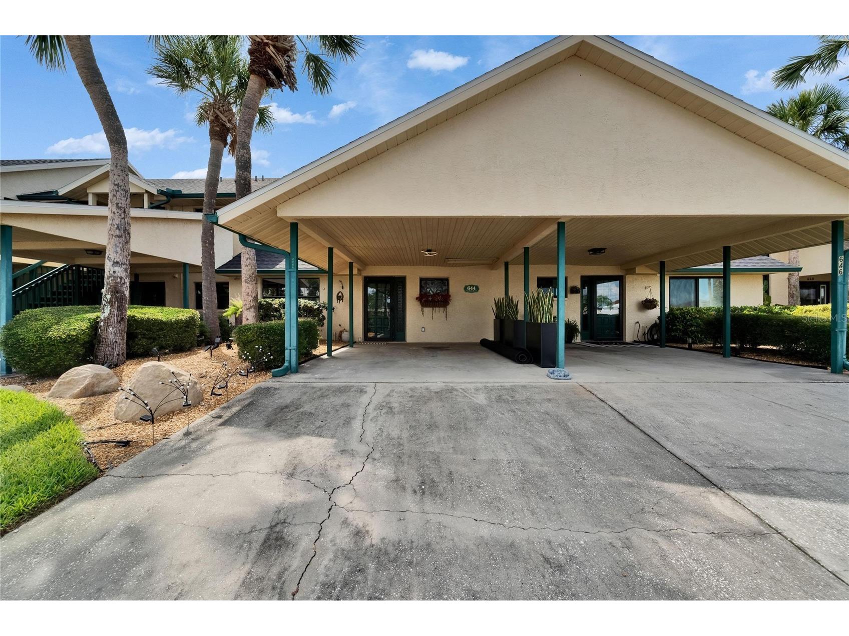 644 Yardarm Drive #22 Apollo Beach FL 33572 - FLAMINGO CANAL TB8391410 image1