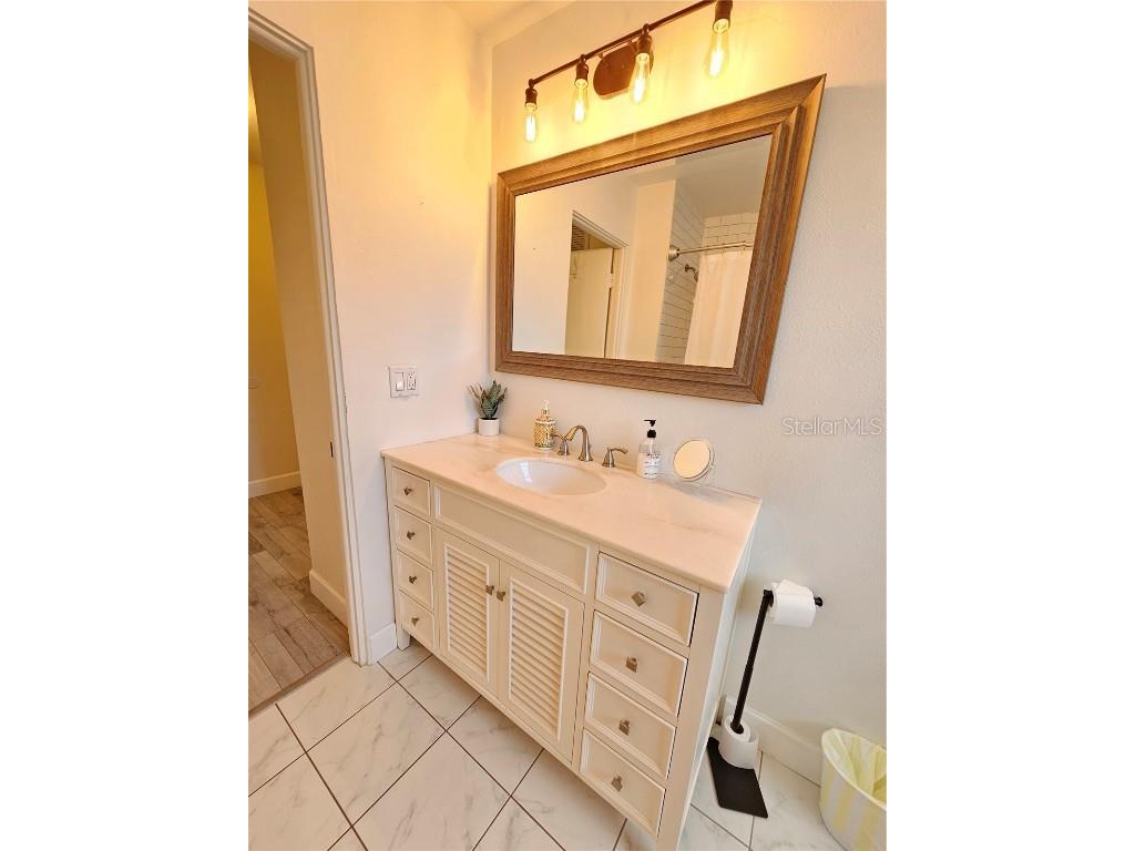 6442 Colonial Drive Sarasota FL 34231 R4909784 image16