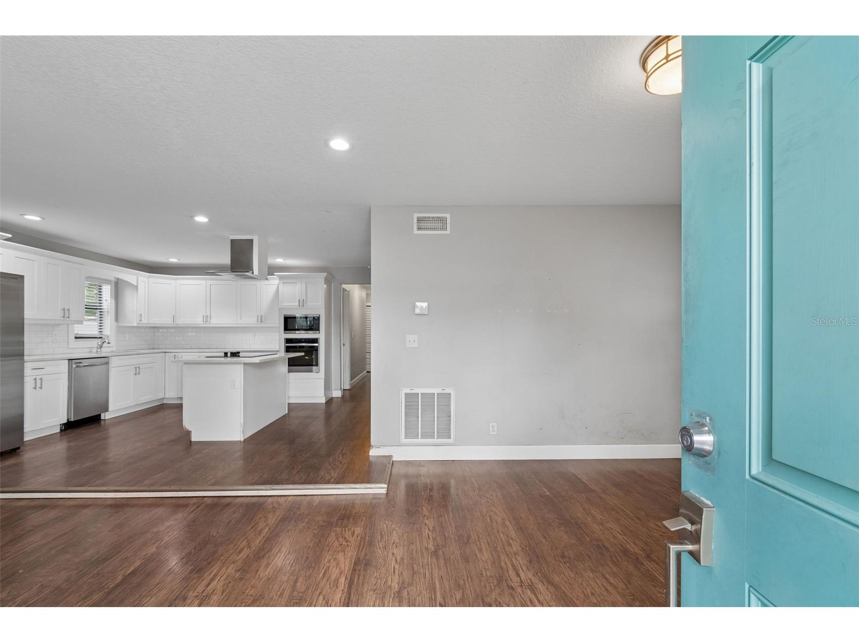6443 31st Street N Saint Petersburg FL 33702 TB8503167 image2