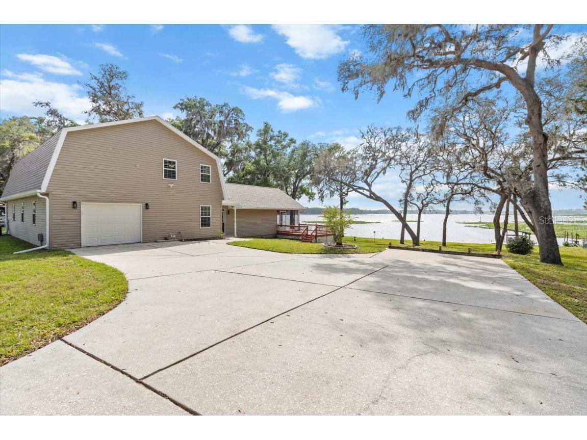 6443 W Riverbend Road Dunnellon FL 34433 - LAKE ROUSSEAU OM698525 image1