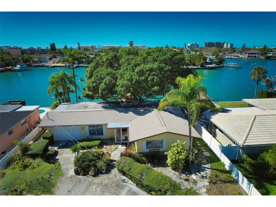 6444 2nd Palm Point Saint Pete Beach FL 33706 U8229189 image1