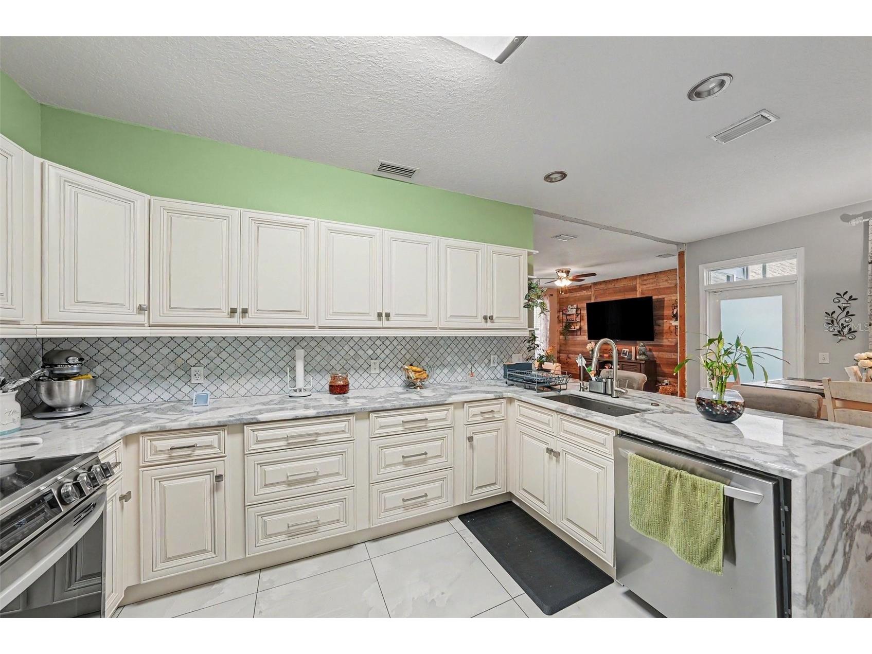 6444 Ashville Drive Zephyrhills FL 33542 TB8521699 image13