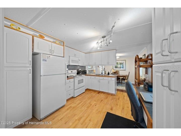 6448-1 W Richard Drive Weeki Wachee FL 34607 W7880055 image15