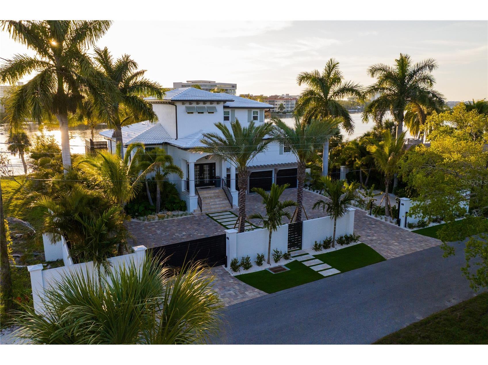6448 Hollywood Boulevard Sarasota FL 34231 - INTACOASTAL WATERWAY A4697076 image1