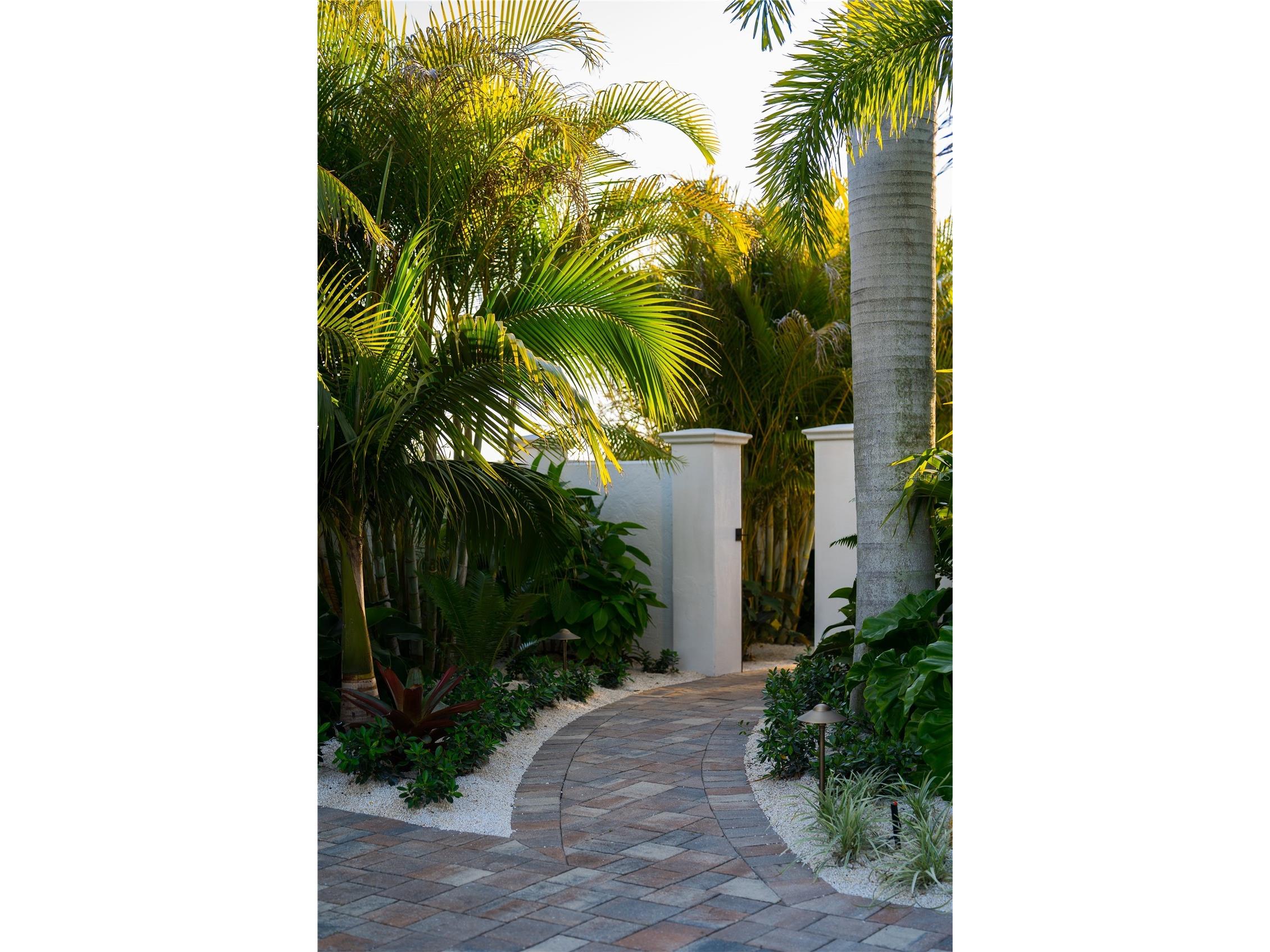 6448 Hollywood Boulevard Sarasota FL 34231 - INTACOASTAL WATERWAY A4697076 image32