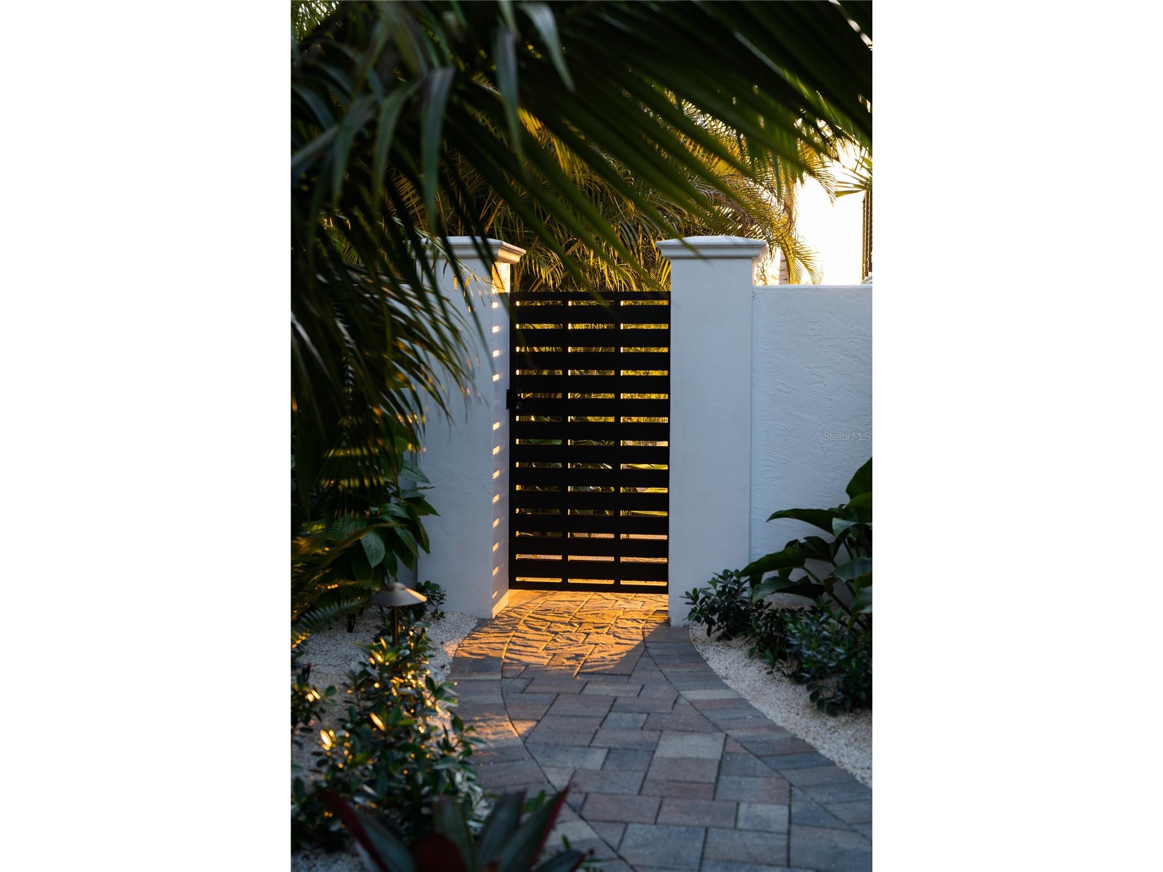 6448 Hollywood Boulevard Sarasota FL 34231 - INTACOASTAL WATERWAY A4697076 image47