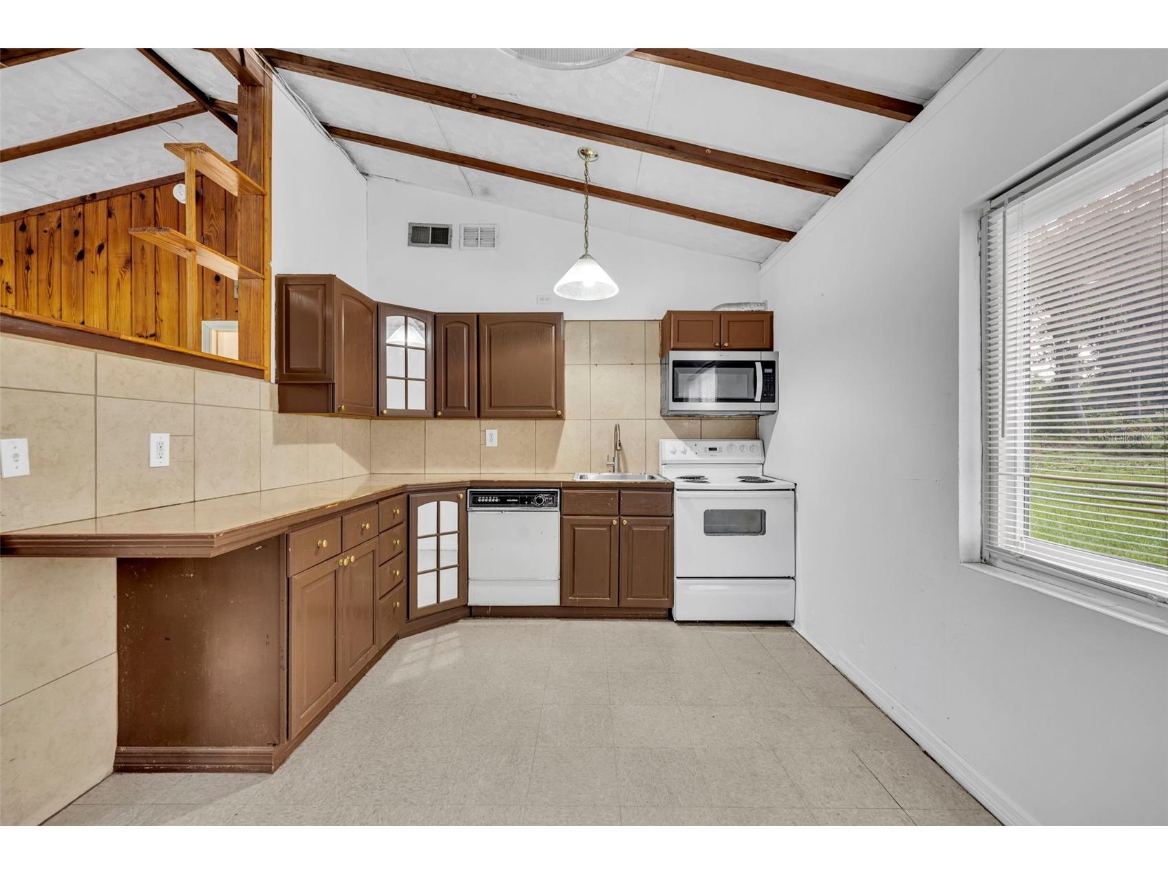 645 Park Avenue Orange City FL 32763 V4949448 image8
