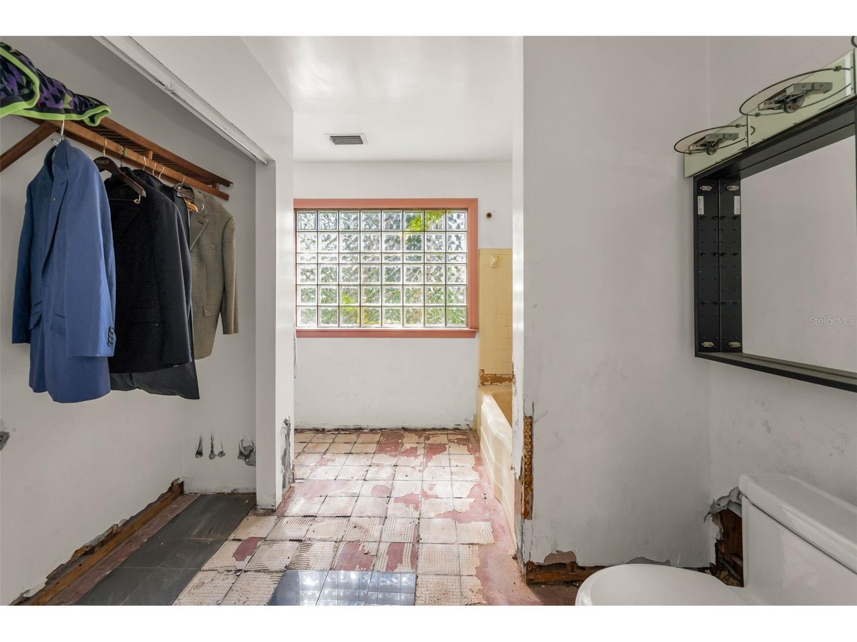 645 Villagrande Avenue S Saint Petersburg FL 33707 TB8420066 image11