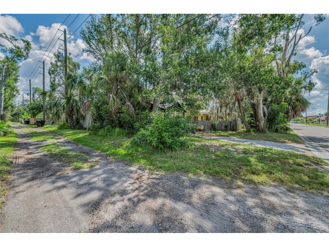 645 Villagrande Avenue S Saint Petersburg FL 33707 TB8420413 image14