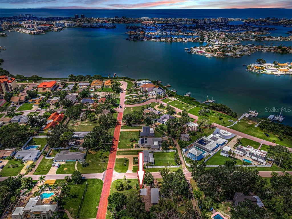 645 Villagrande Avenue S Saint Petersburg FL 33707 TB8420413 image5