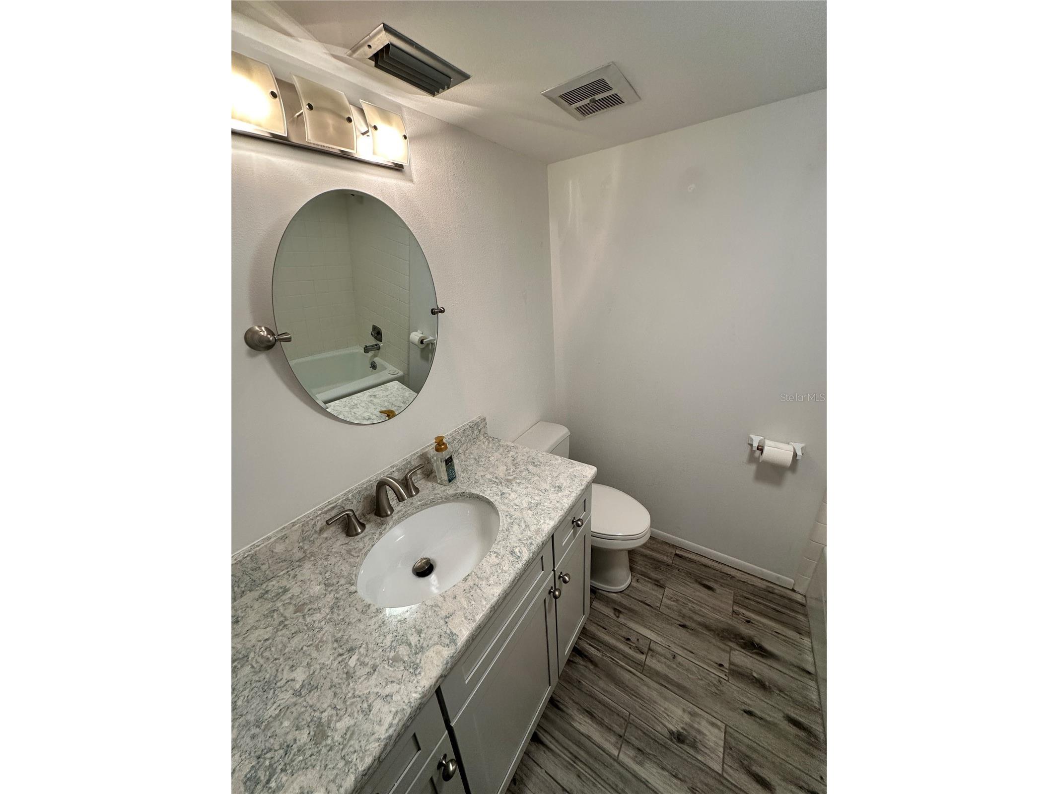 645 Woodlawn Drive Bradenton FL 34210 A4681548 image17