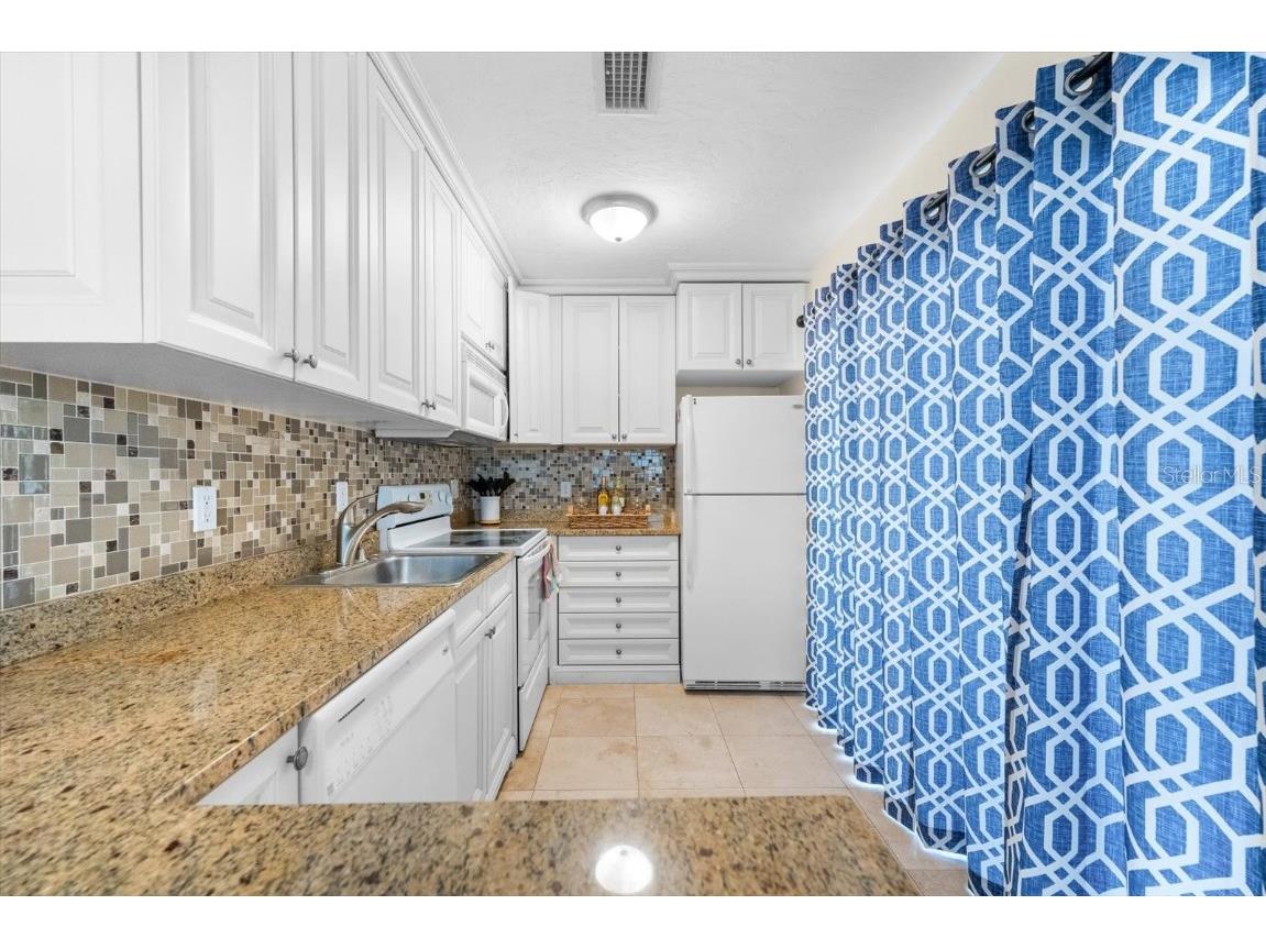 6451 Elmwood Avenue #H Sarasota FL 34231 A4673809 image13