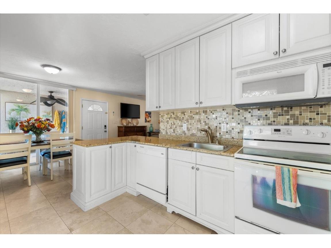 6451 Elmwood Avenue #H Sarasota FL 34231 A4673809 image32