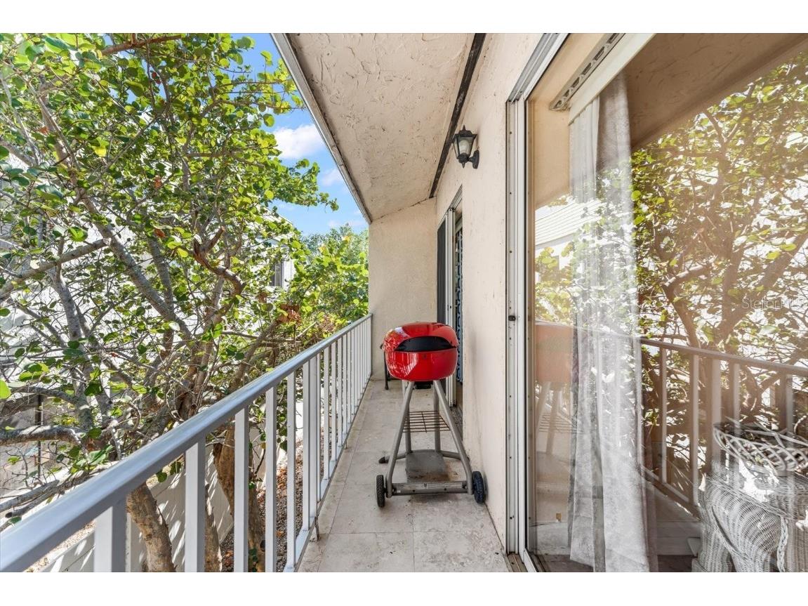 6451 Elmwood Avenue #H Sarasota FL 34231 A4673809 image50