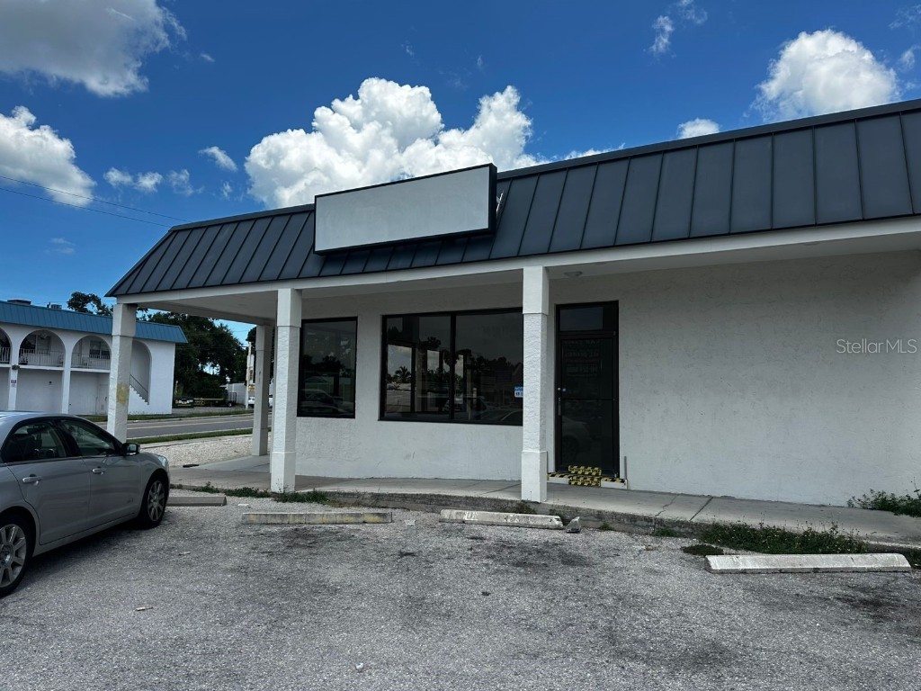 6455 Gateway Avenue Sarasota FL 34231 A4662766 image1