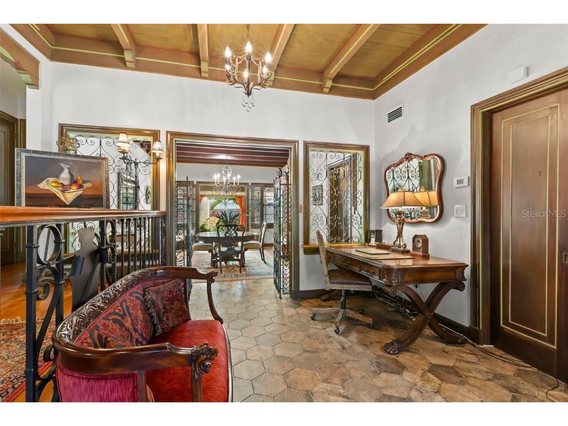 646 16th Avenue NE Saint Petersburg FL 33704 TB8368654 image15