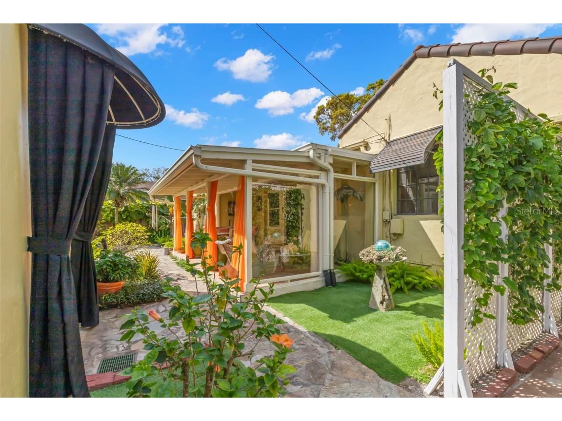 646 16th Avenue NE Saint Petersburg FL 33704 TB8368654 image20