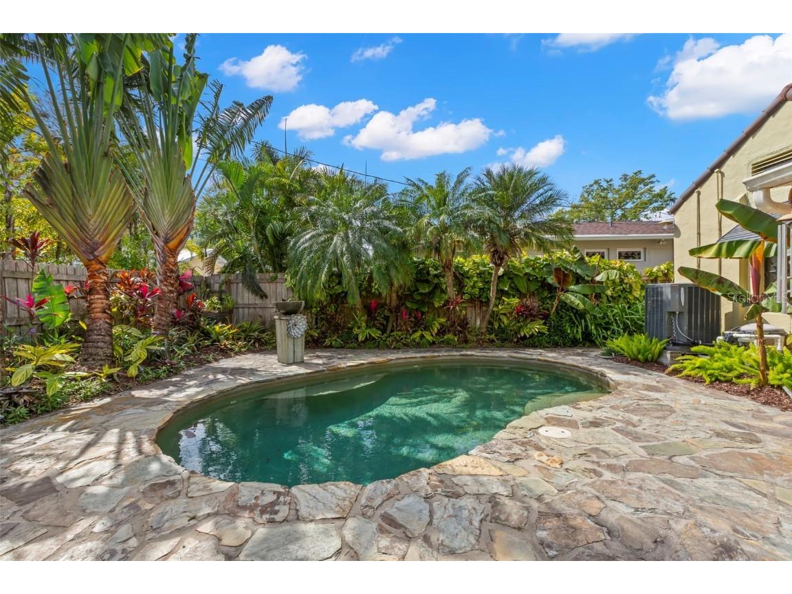 646 16th Avenue NE Saint Petersburg FL 33704 TB8368654 image25