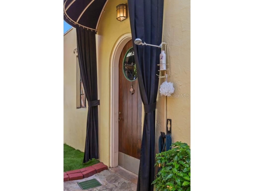 646 16th Avenue NE Saint Petersburg FL 33704 TB8368654 image26