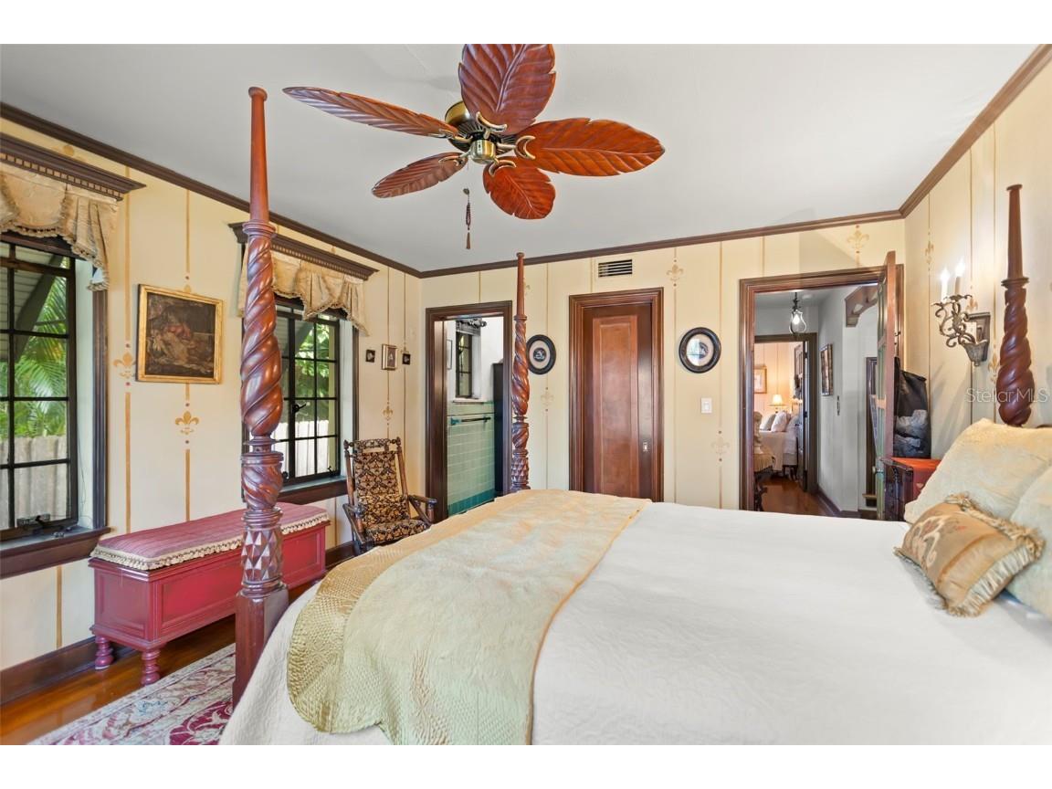 646 16th Avenue NE Saint Petersburg FL 33704 TB8368654 image35