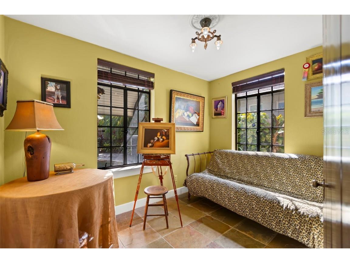 646 16th Avenue NE Saint Petersburg FL 33704 TB8368654 image40