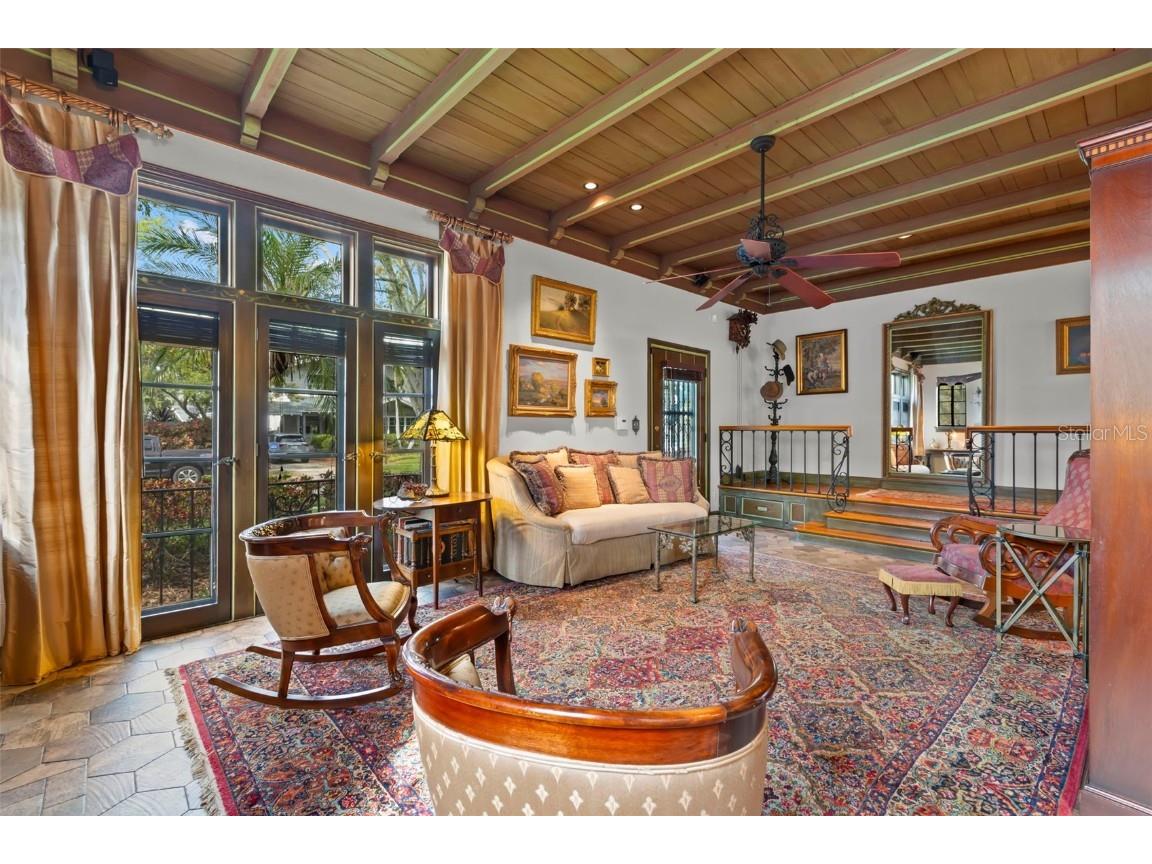 646 16th Avenue NE Saint Petersburg FL 33704 TB8368654 image6