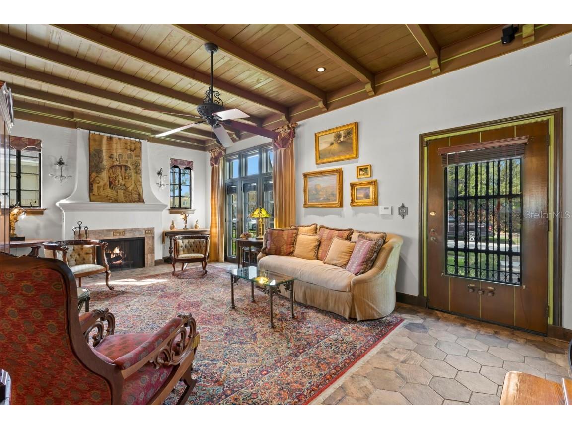 646 16th Avenue NE Saint Petersburg FL 33704 TB8368654 image7