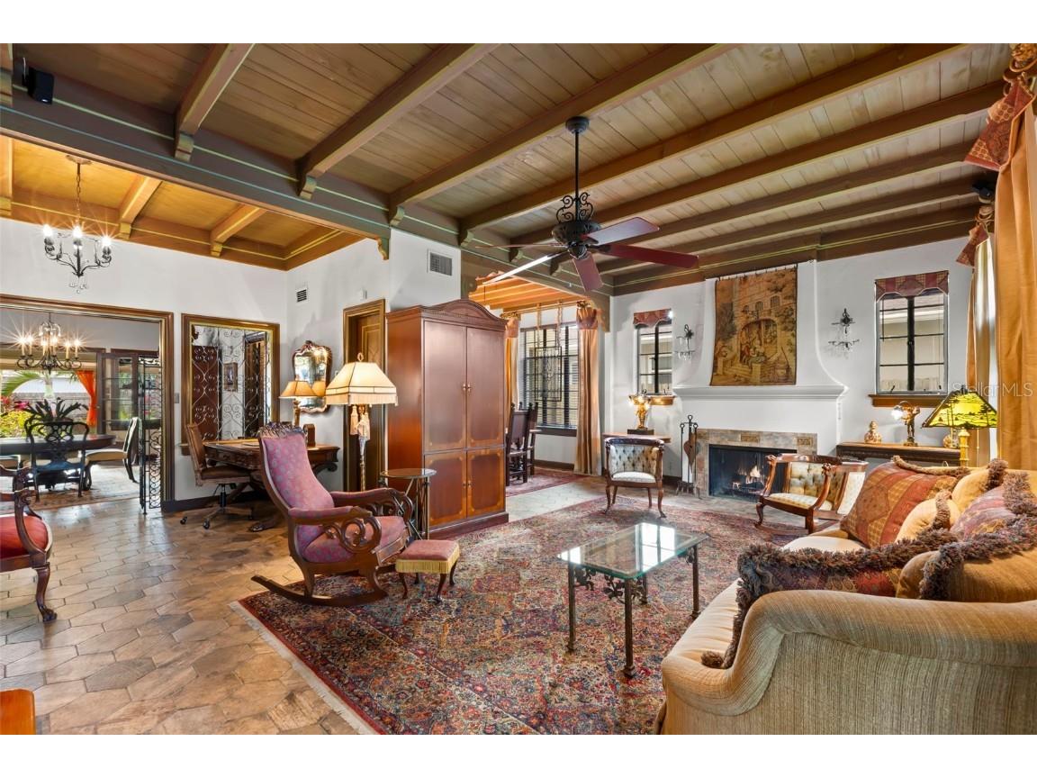 646 16th Avenue NE Saint Petersburg FL 33704 TB8368654 image8