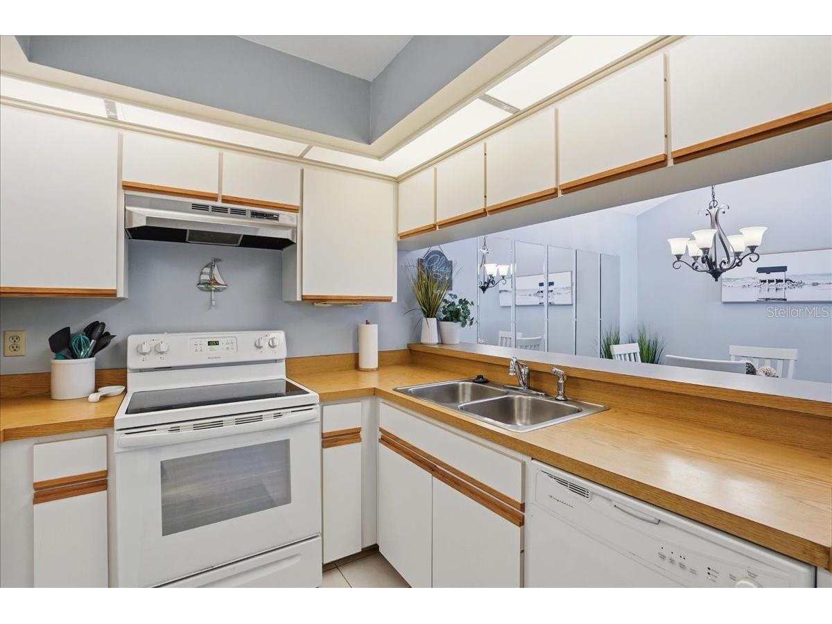 646 Bird Bay Drive E #205 Venice FL 34285 A4691393 image7