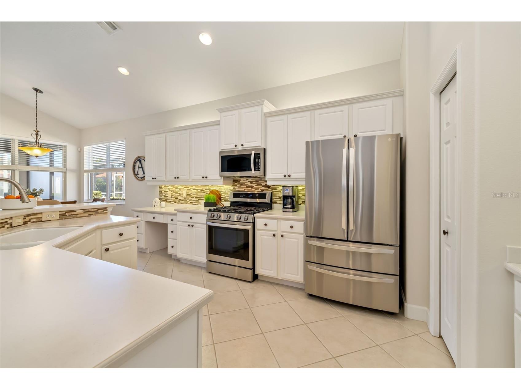 646 Foggy Morn Lane Bradenton FL 34212 - WATERLEFE POND A4682130 image24