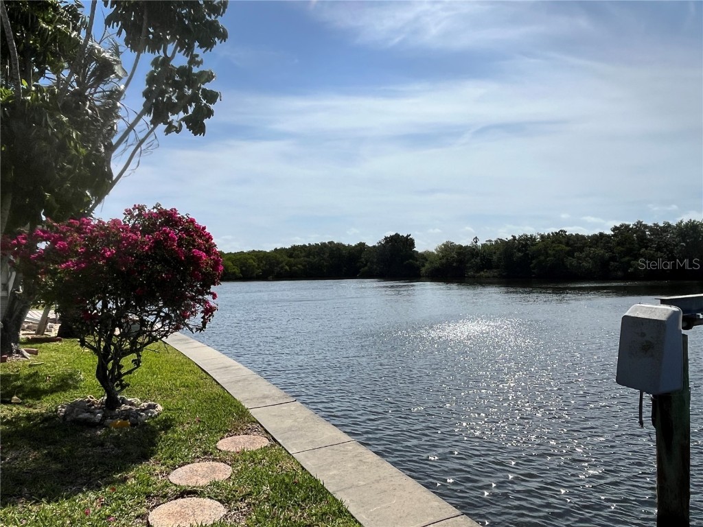 646 Mount Oak Avenue NE #731 Saint Petersburg FL 33702 U8237634 image1