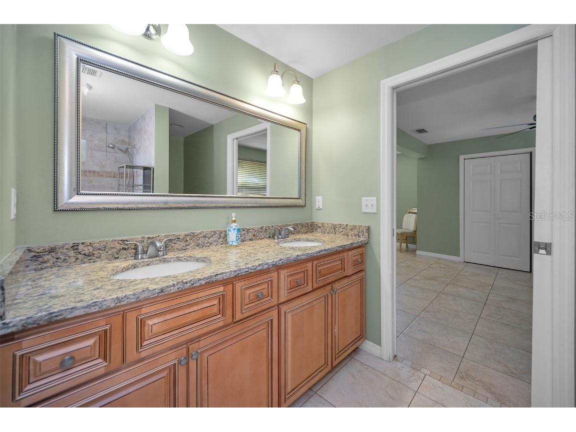 646 Riverside Drive Tarpon Springs FL 34689 W7872675 image35