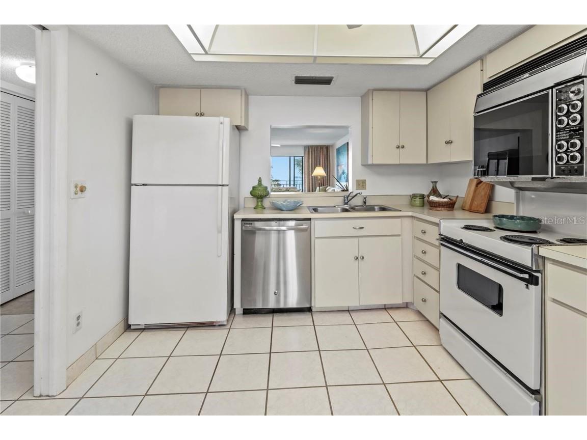 6460 Mourning Dove Drive #204 Bradenton FL 34210 A4671084 image3