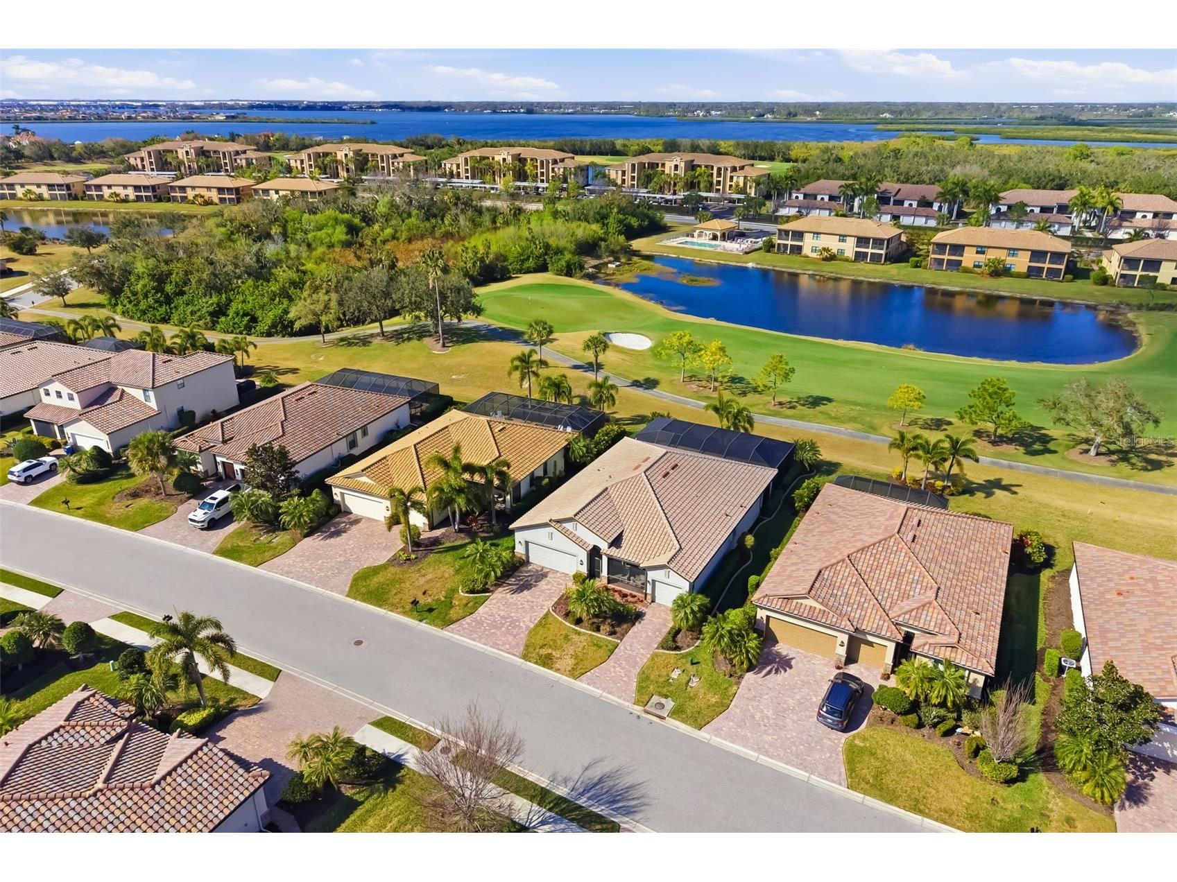 6462 Willowshire Way Bradenton FL 34212 - GOLF COURSE POND A4683054 image2