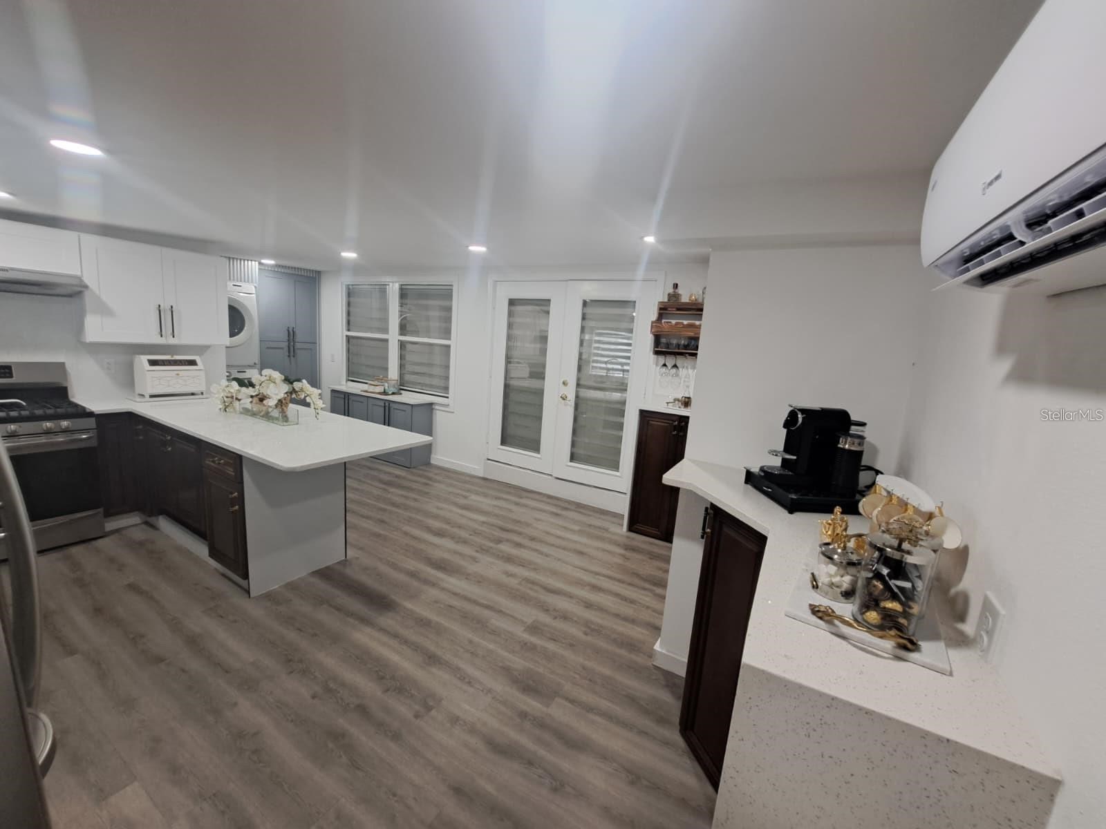 6463 1st Avenue N Saint Petersburg FL 33710 TB8452375 image18