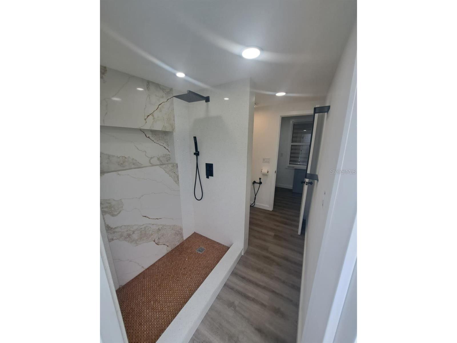 6463 1st Avenue N Saint Petersburg FL 33710 TB8452375 image3