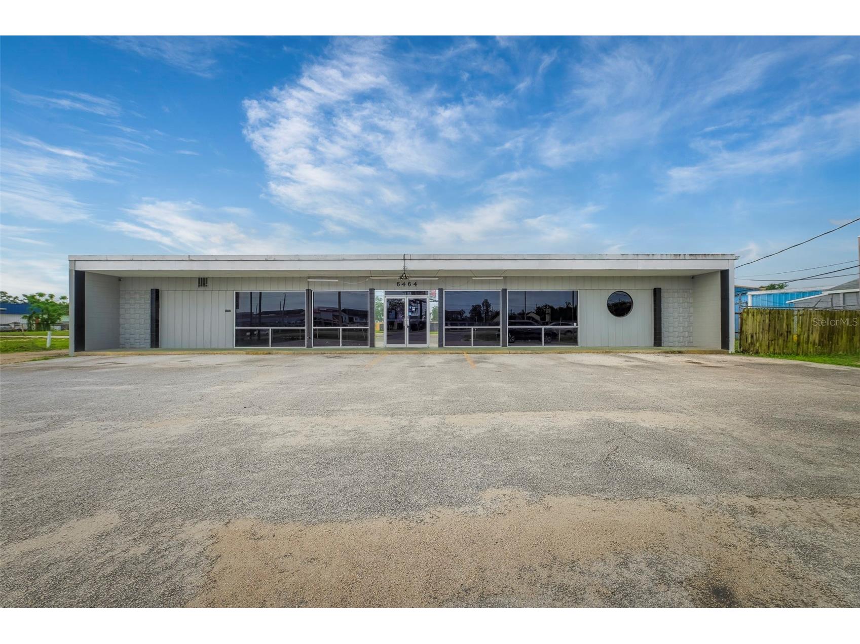 6464 E Colonial Drive Orlando FL 32807 O6404056 image1