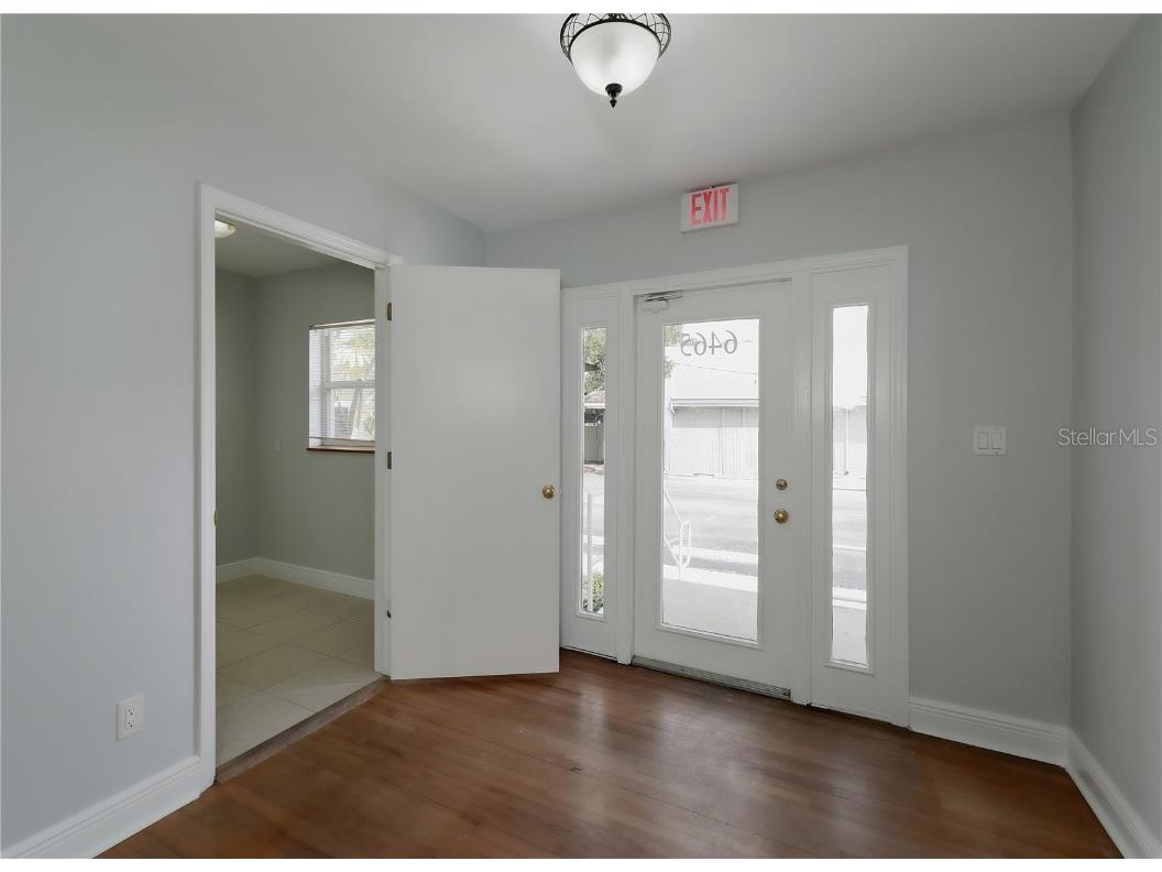 6465 1st Avenue S Saint Petersburg FL 33707 TB8445455 image12