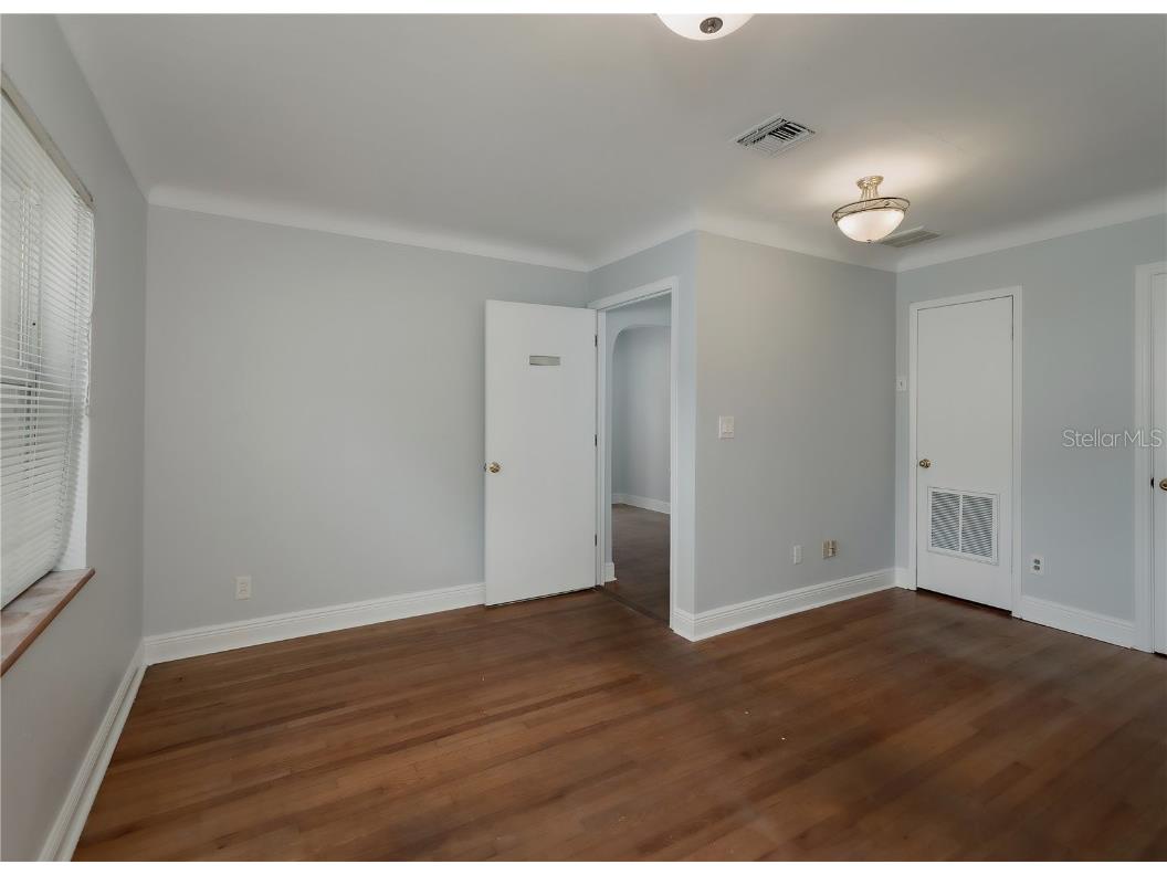 6465 1st Avenue S Saint Petersburg FL 33707 TB8445455 image14