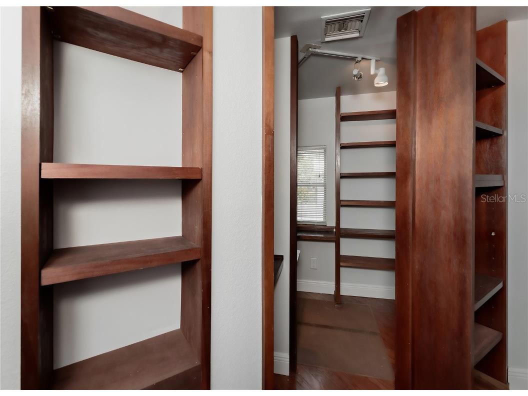 6465 1st Avenue S Saint Petersburg FL 33707 TB8445455 image18