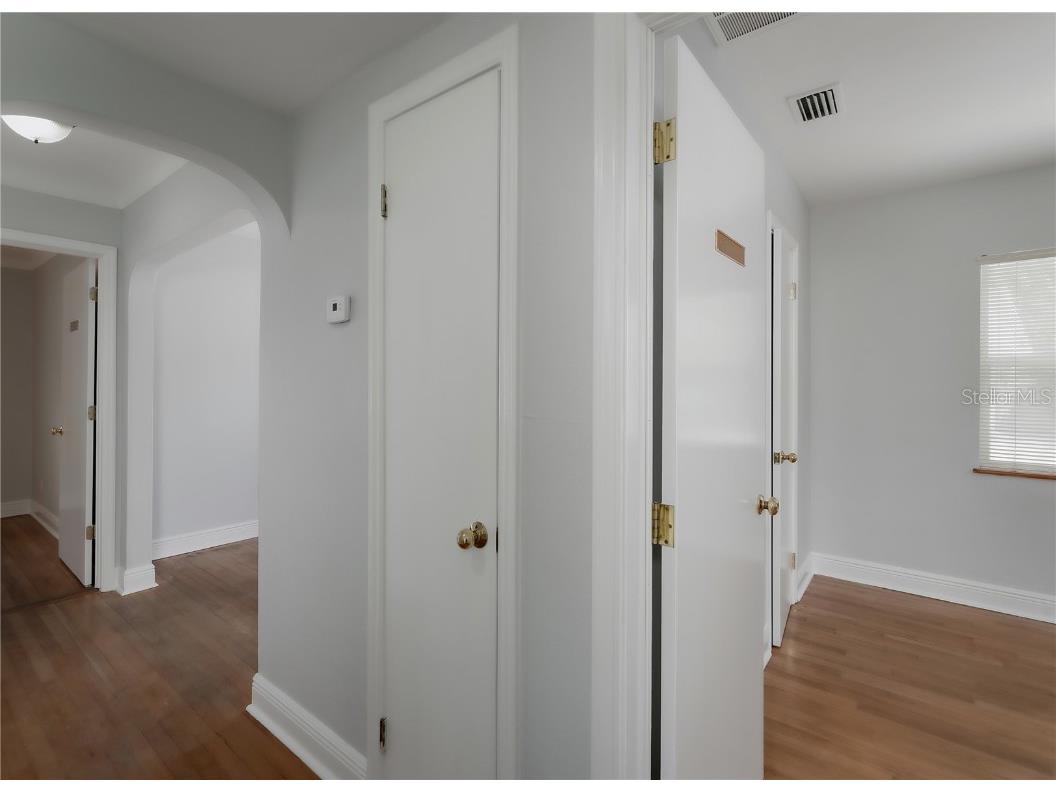 6465 1st Avenue S Saint Petersburg FL 33707 TB8445455 image23