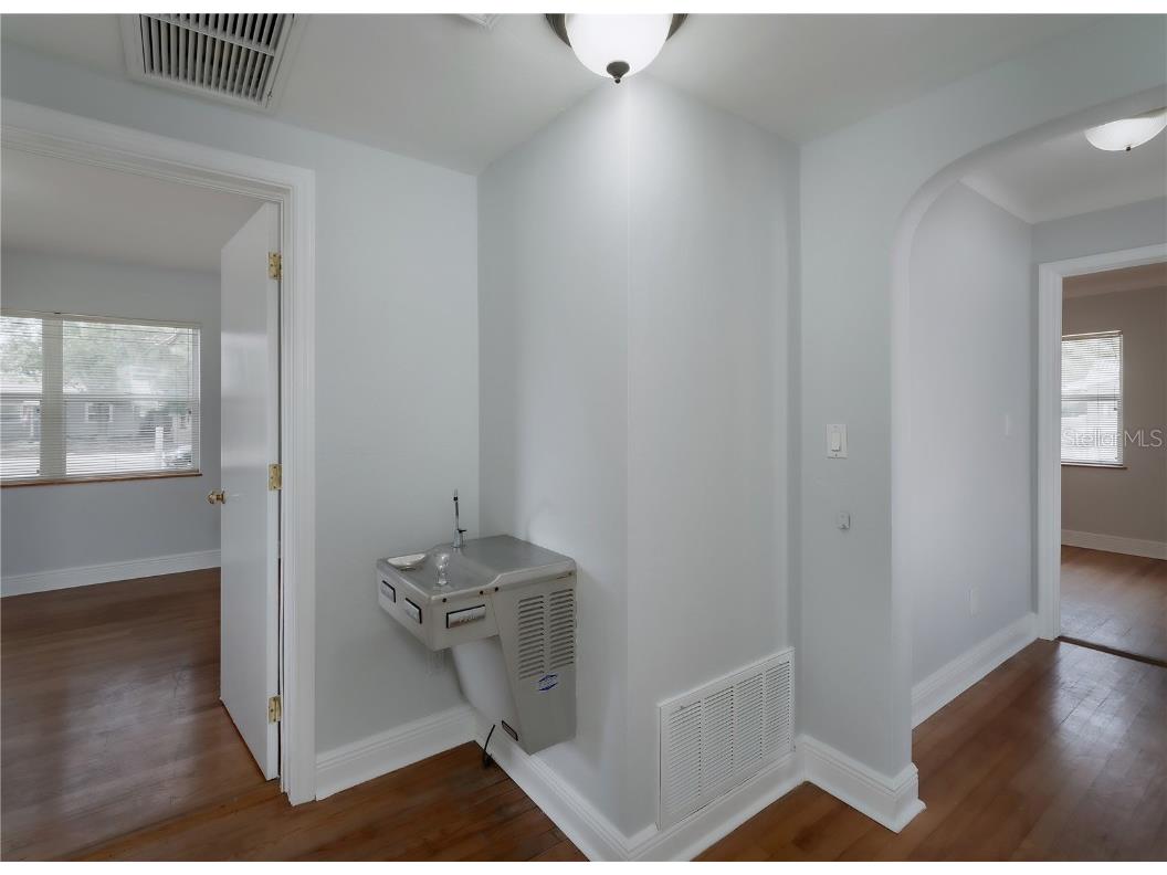 6465 1st Avenue S Saint Petersburg FL 33707 TB8445455 image26