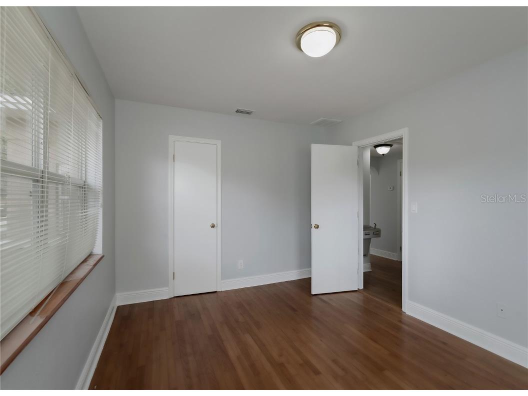 6465 1st Avenue S Saint Petersburg FL 33707 TB8445455 image28