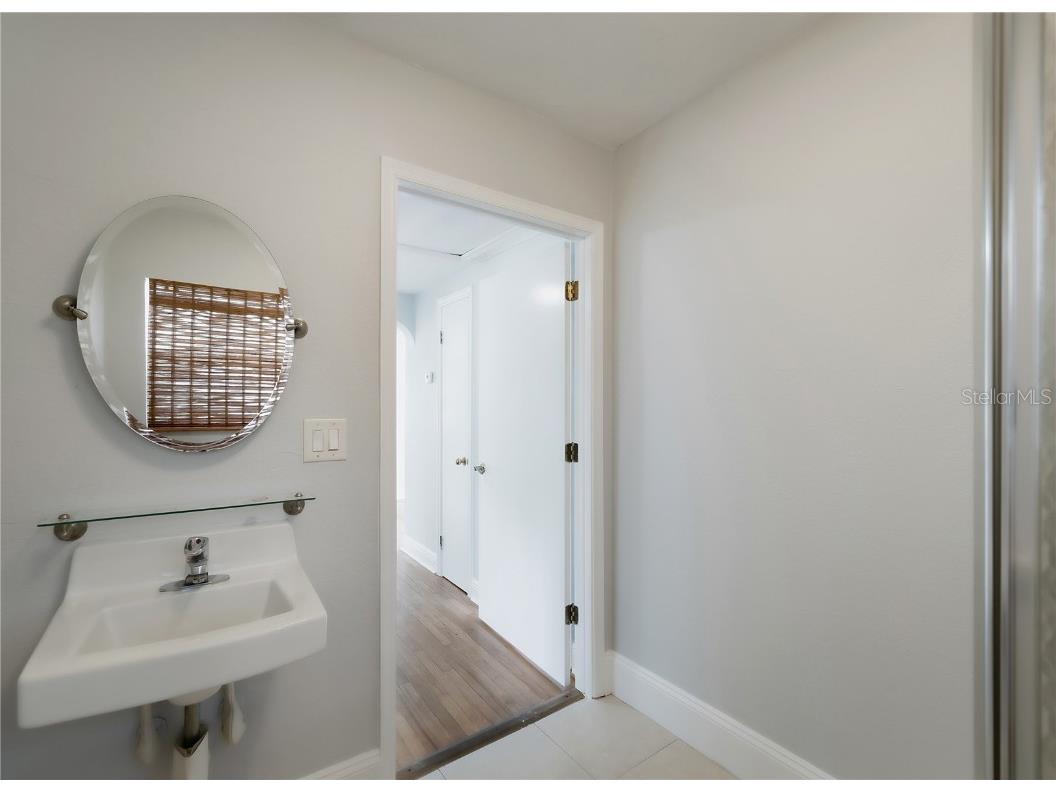 6465 1st Avenue S Saint Petersburg FL 33707 TB8445455 image33