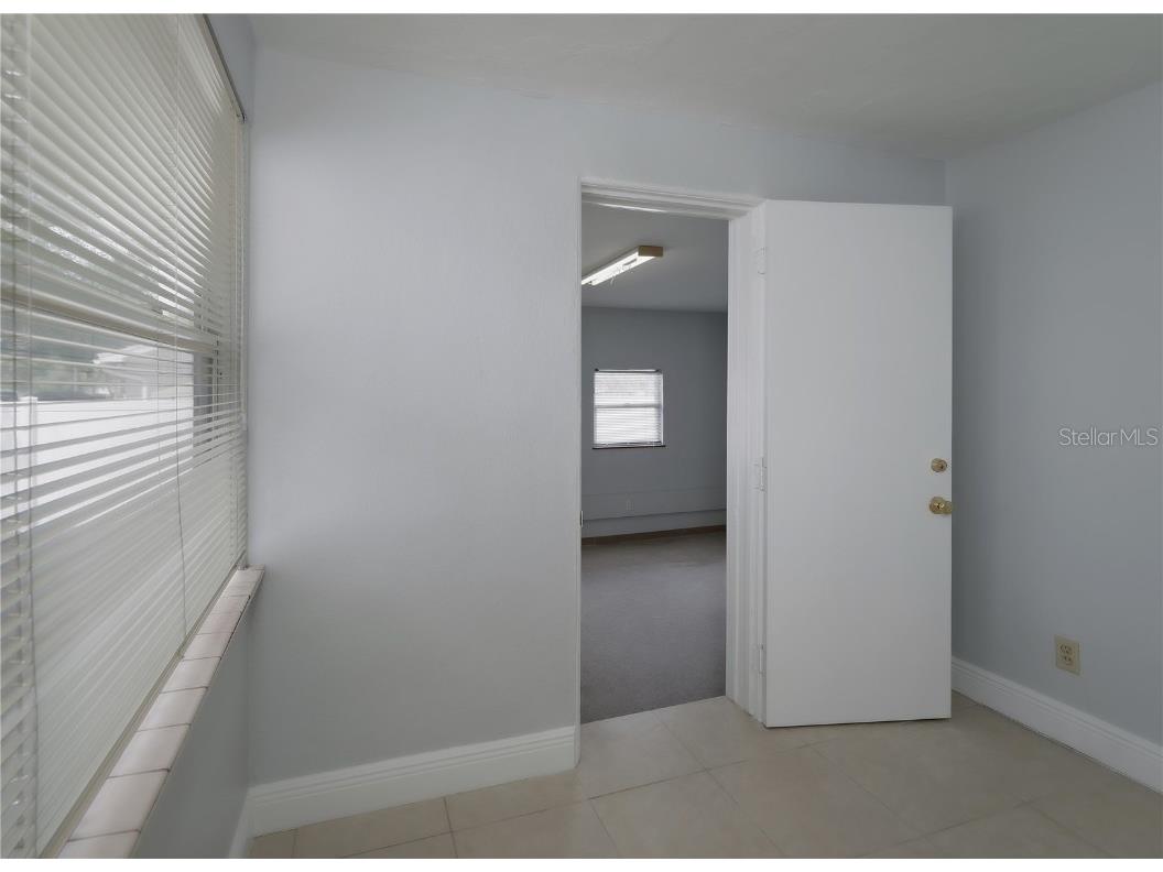 6465 1st Avenue S Saint Petersburg FL 33707 TB8445455 image38