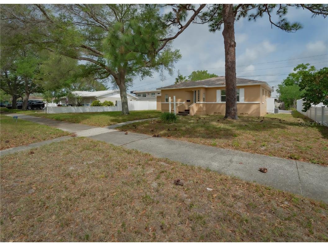 6465 1st Avenue S Saint Petersburg FL 33707 TB8445455 image6