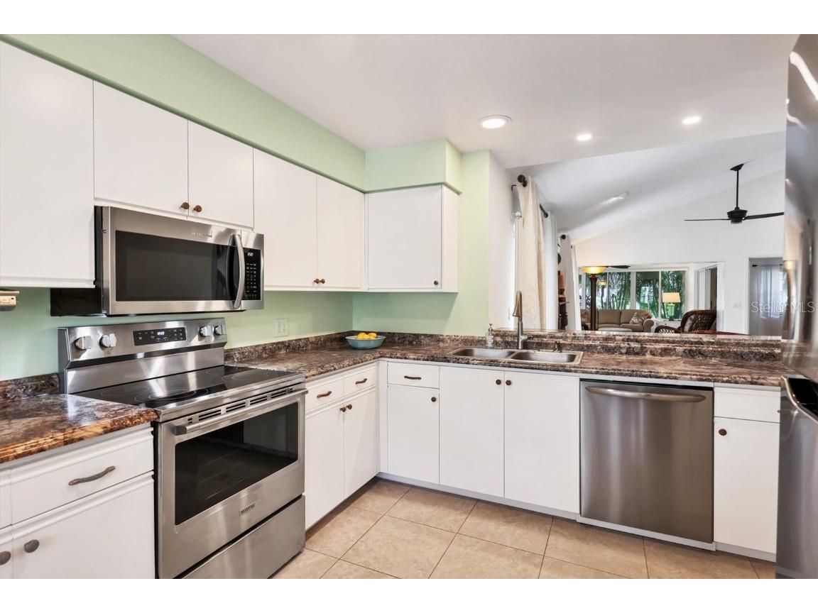 6465 Carrington Circle #44 Sarasota FL 34238 A4666966 image24